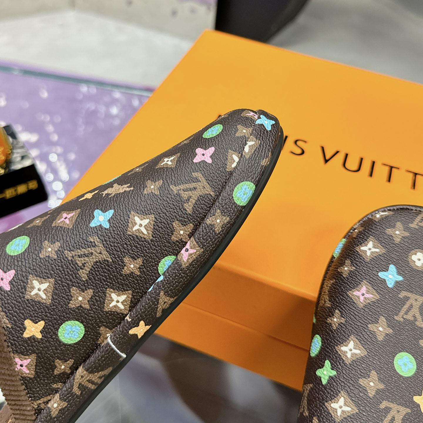 Louis Vuitton LV Palace Slipper    1ACWGF - DopestKickz