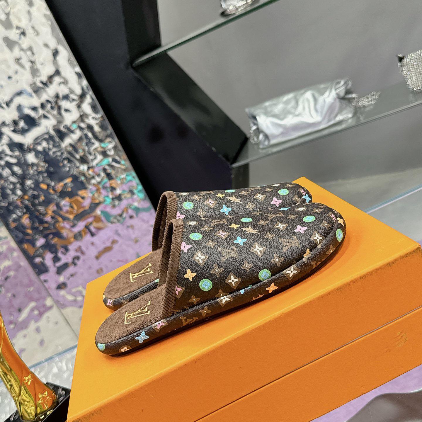 Louis Vuitton LV Palace Slipper    1ACWGF - DopestKickz