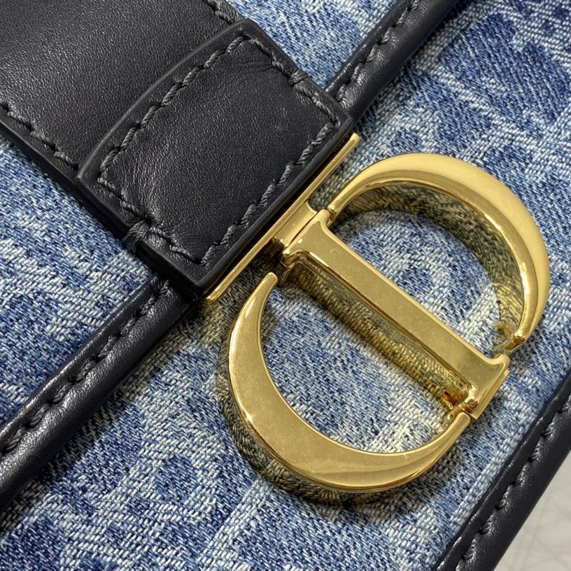 Dior 30 Montaigne East-West Bag With Chain - DopestKickz