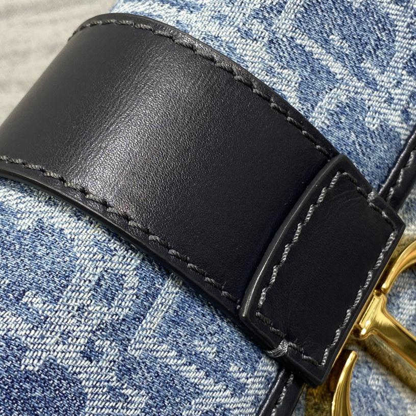 Dior 30 Montaigne East-West Bag With Chain - DopestKickz