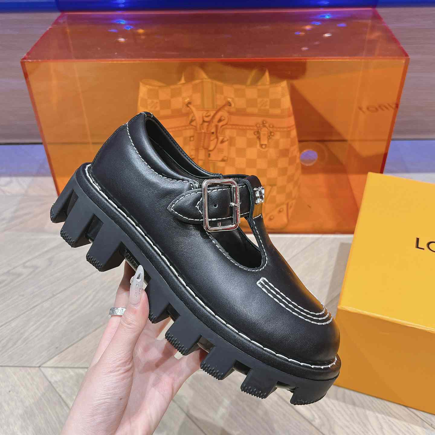 Louis Vuitton LV Checker Mary Jane   1ACNB6 - DopestKickz