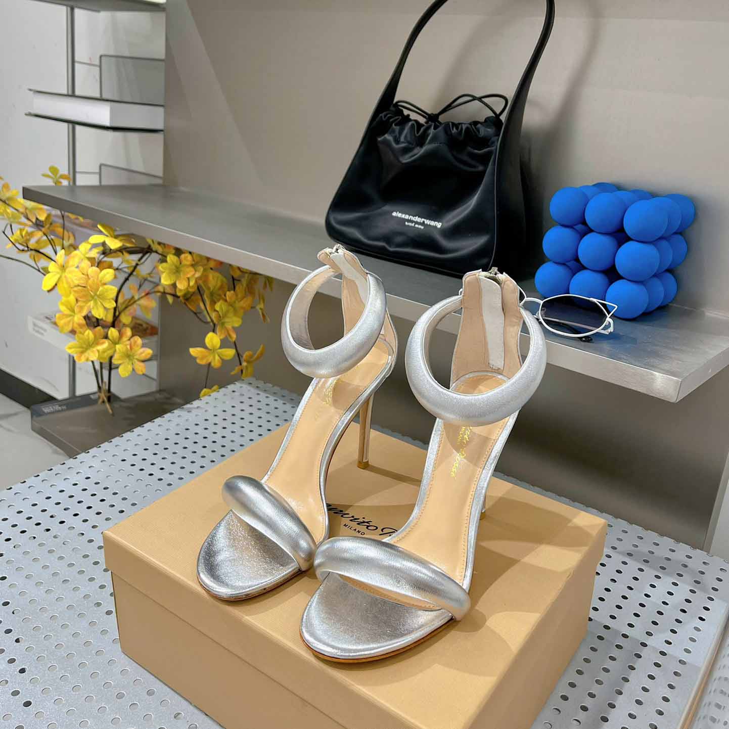 Gianvito Rossi Leather Bijoux Sandals - DopestKickz