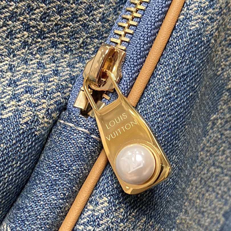 Louis Vuitton Montsouris Backpack   N40708 - DopestKickz