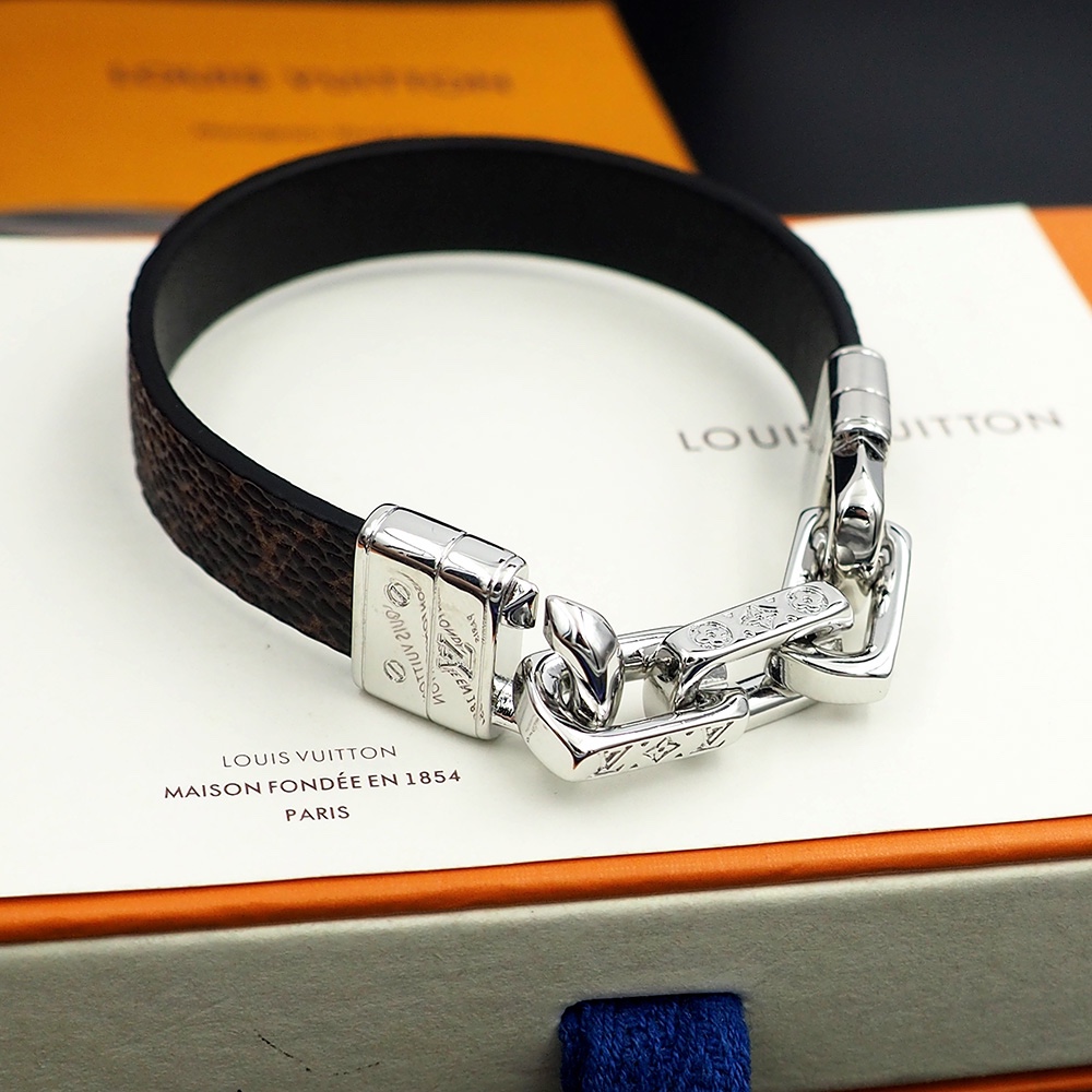 Louis Vuitton LV Links Bracelet   M8405 - DopestKickz