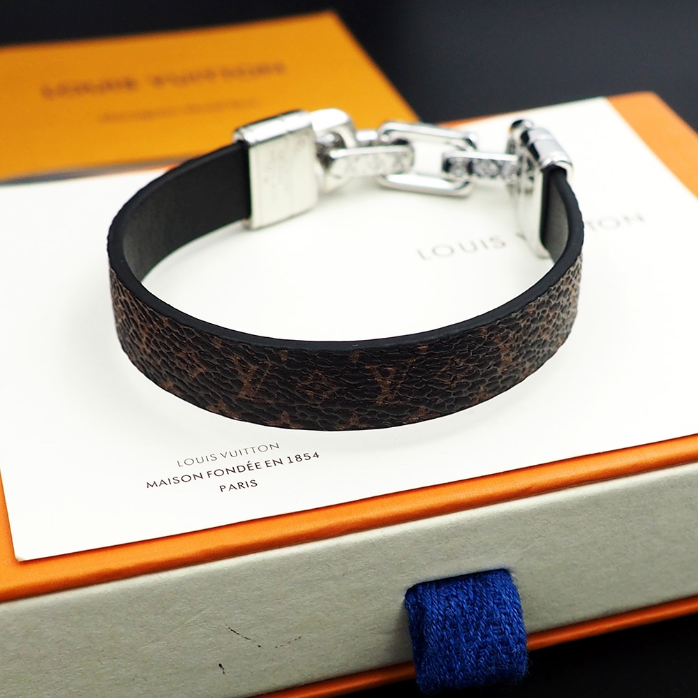 Louis Vuitton LV Links Bracelet   M8405 - DopestKickz
