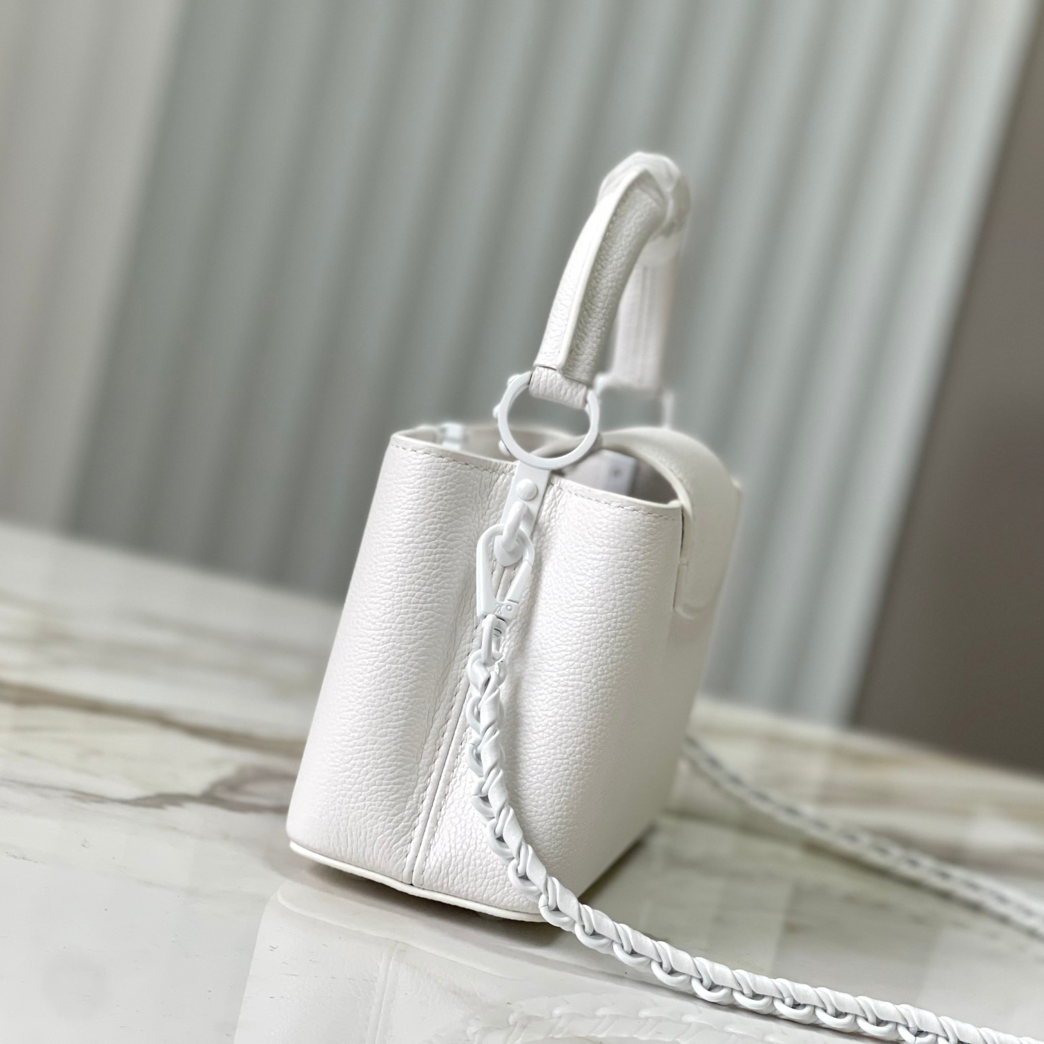 Louis Vuitton Capucines Mini（22 * 12 * 8 cm） - DopestKickz