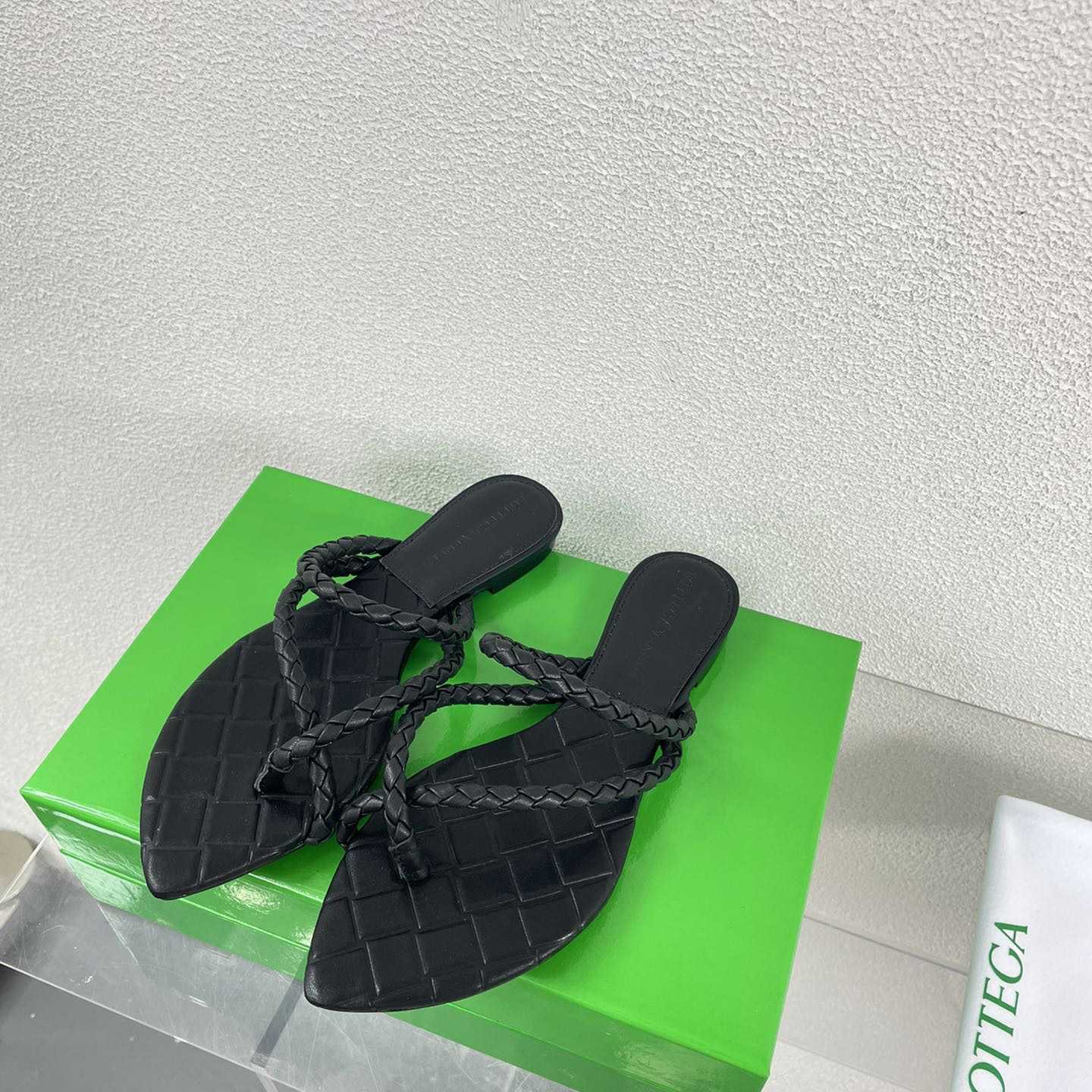 Bottega Veneta Leaf Flat Sandal - DopestKickz