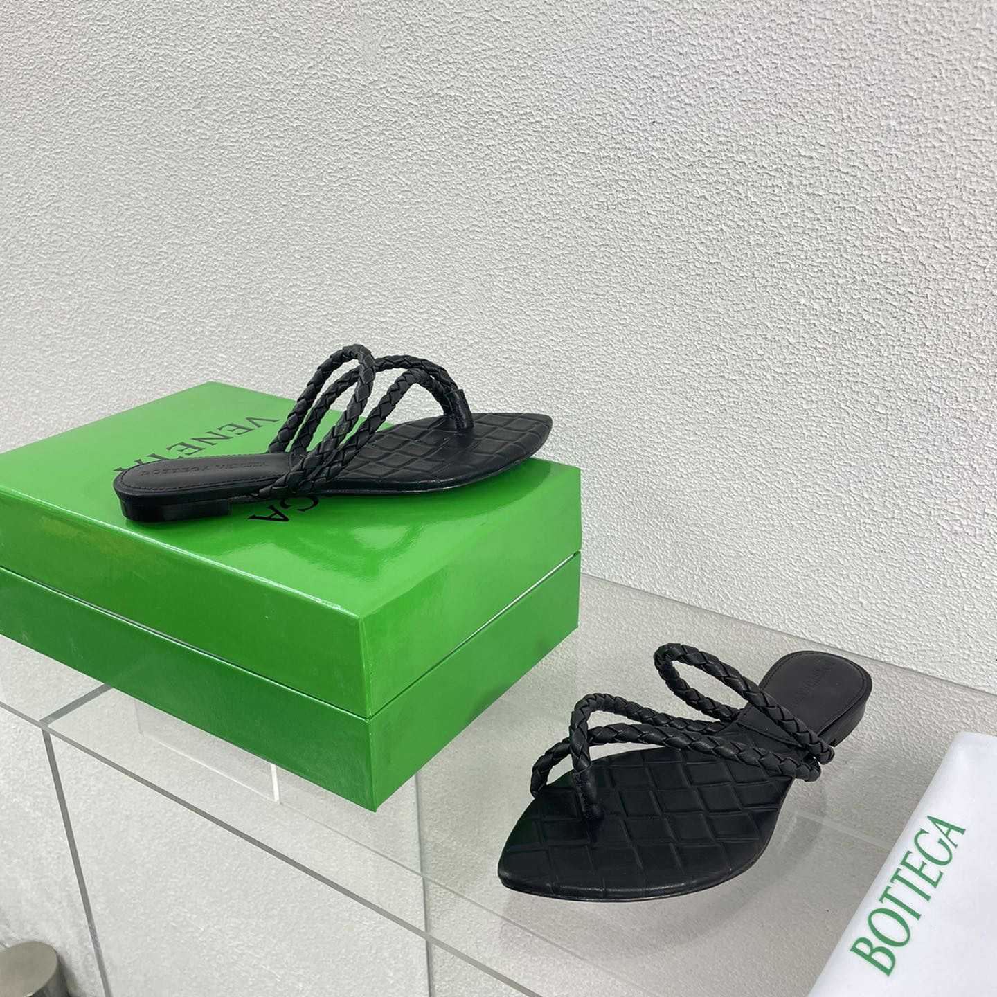 Bottega Veneta Leaf Flat Sandal - DopestKickz