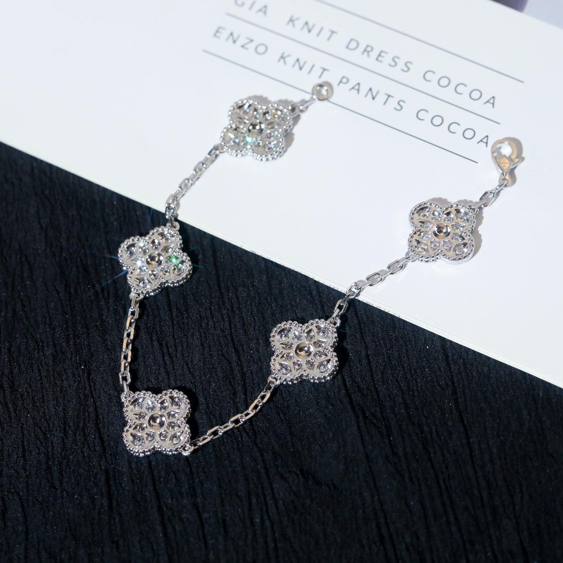 Van Cleef & Arpels Bracelet - DopestKickz