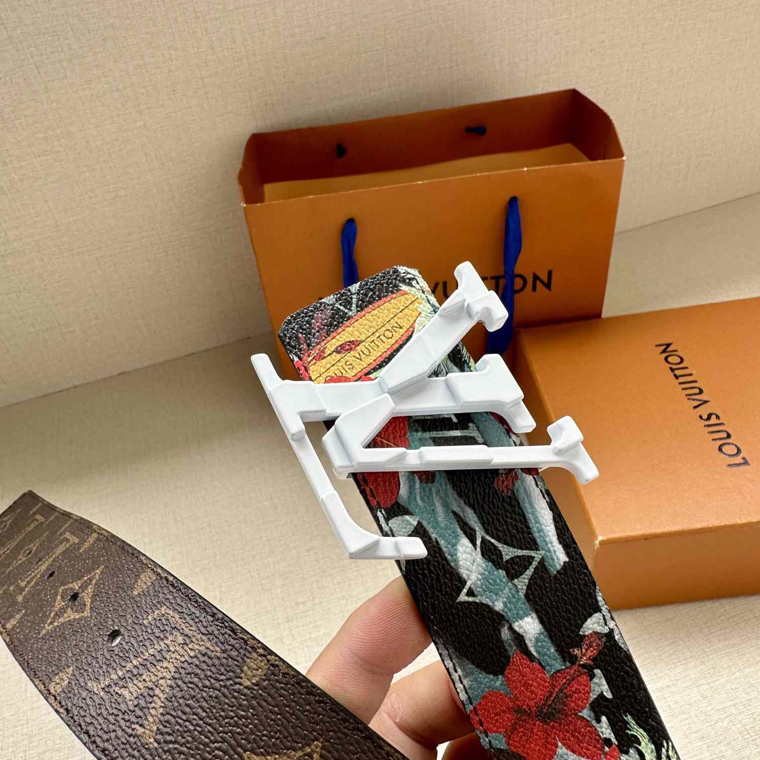 Louis Vuitton LV Tag 40mm Reversible Belt - DopestKickz