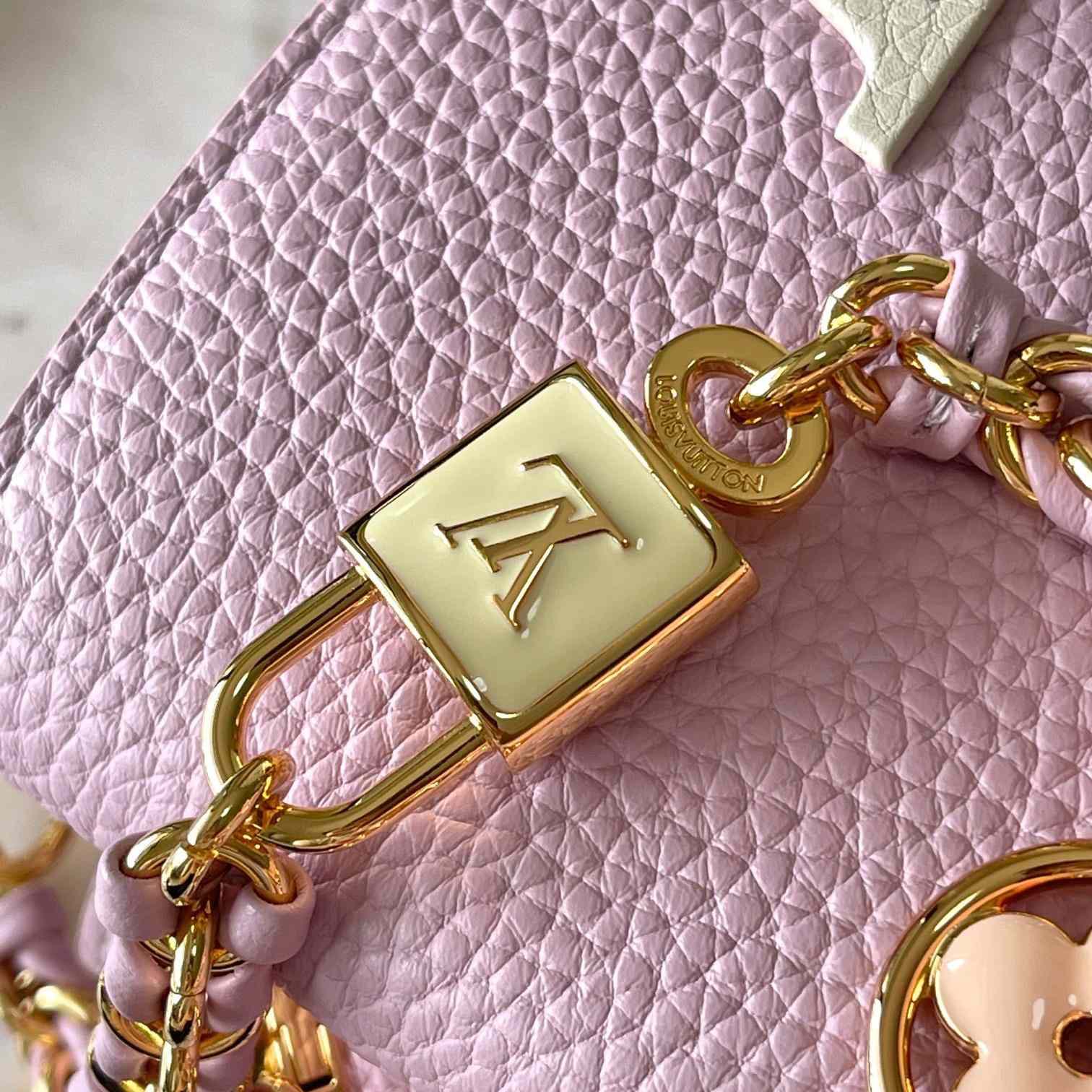 Louis Vuitton Capucines Mini  M23951 - DopestKickz