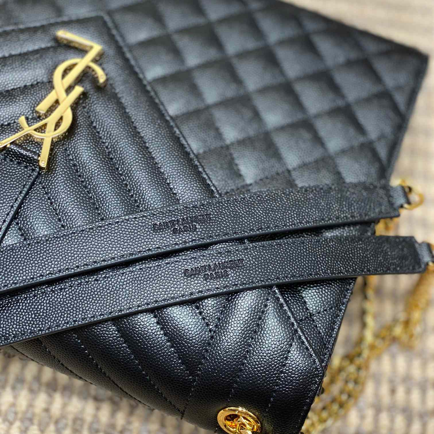 Saint Laurent Leather Shoulder Bag (31x21x7cm) - DopestKickz