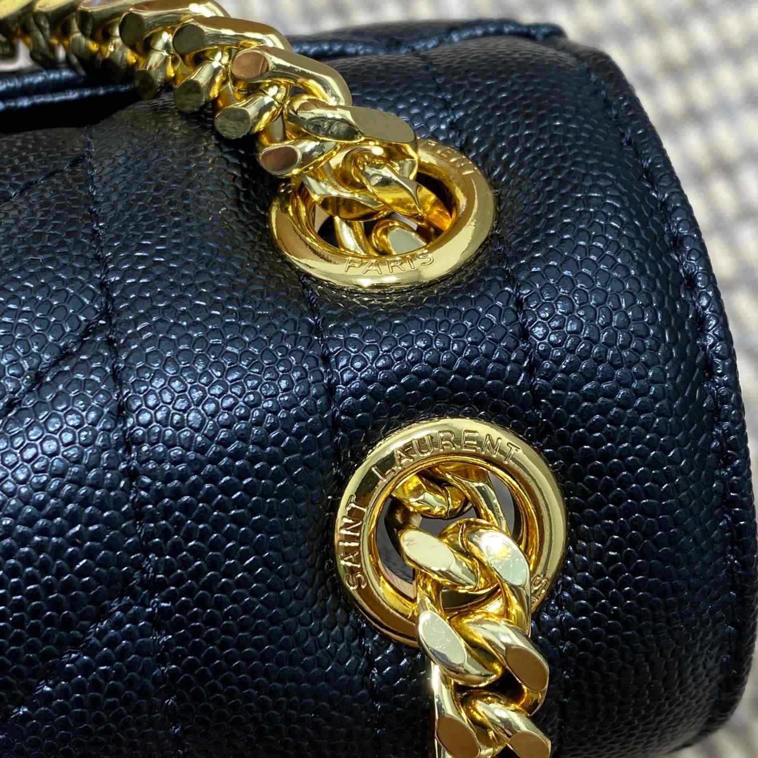 Saint Laurent Leather Shoulder Bag (31x21x7cm) - DopestKickz