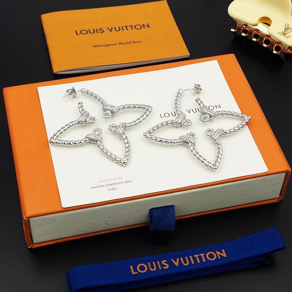 Louis Vuitton Nautical Earrings  M01848 - DopestKickz