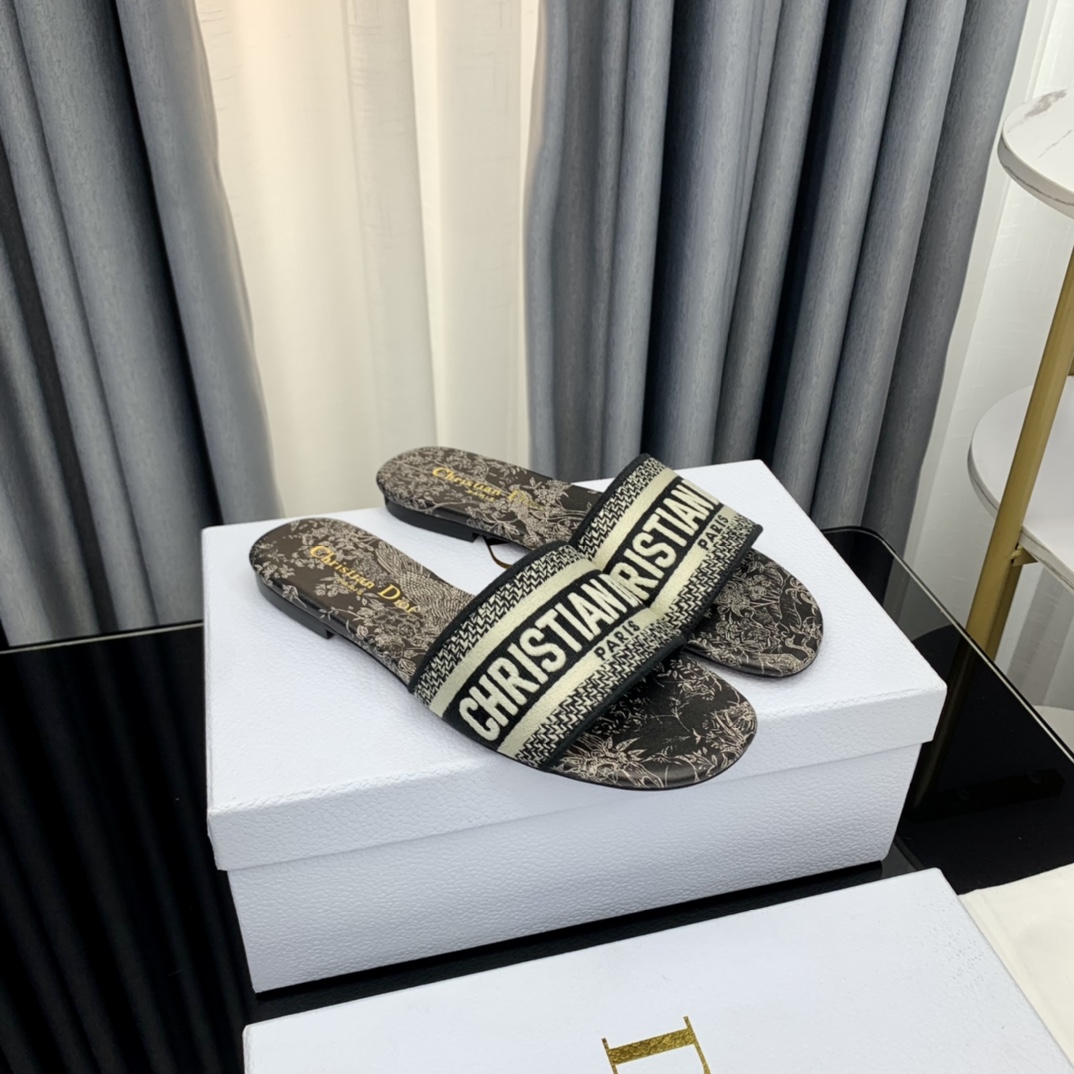 Dior Dway Slide - DopestKickz