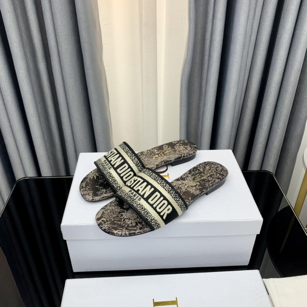 Dior Dway Slide - DopestKickz