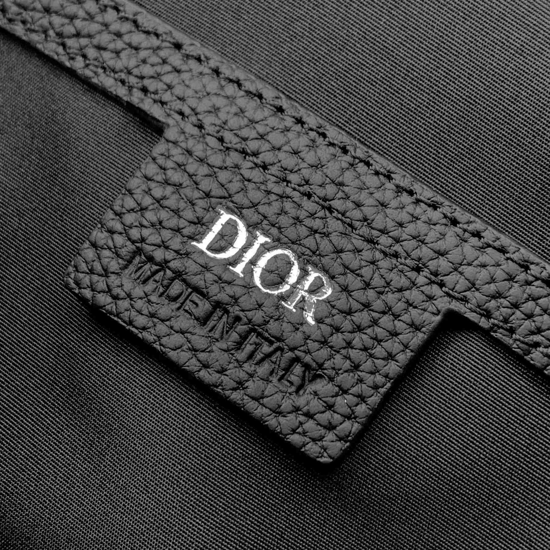 Dior Rider 2.0 Zipped Messenger Bag - DopestKickz