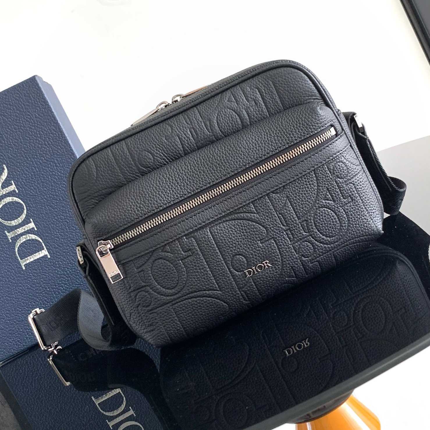 Dior Rider 2.0 Zipped Messenger Bag - DopestKickz