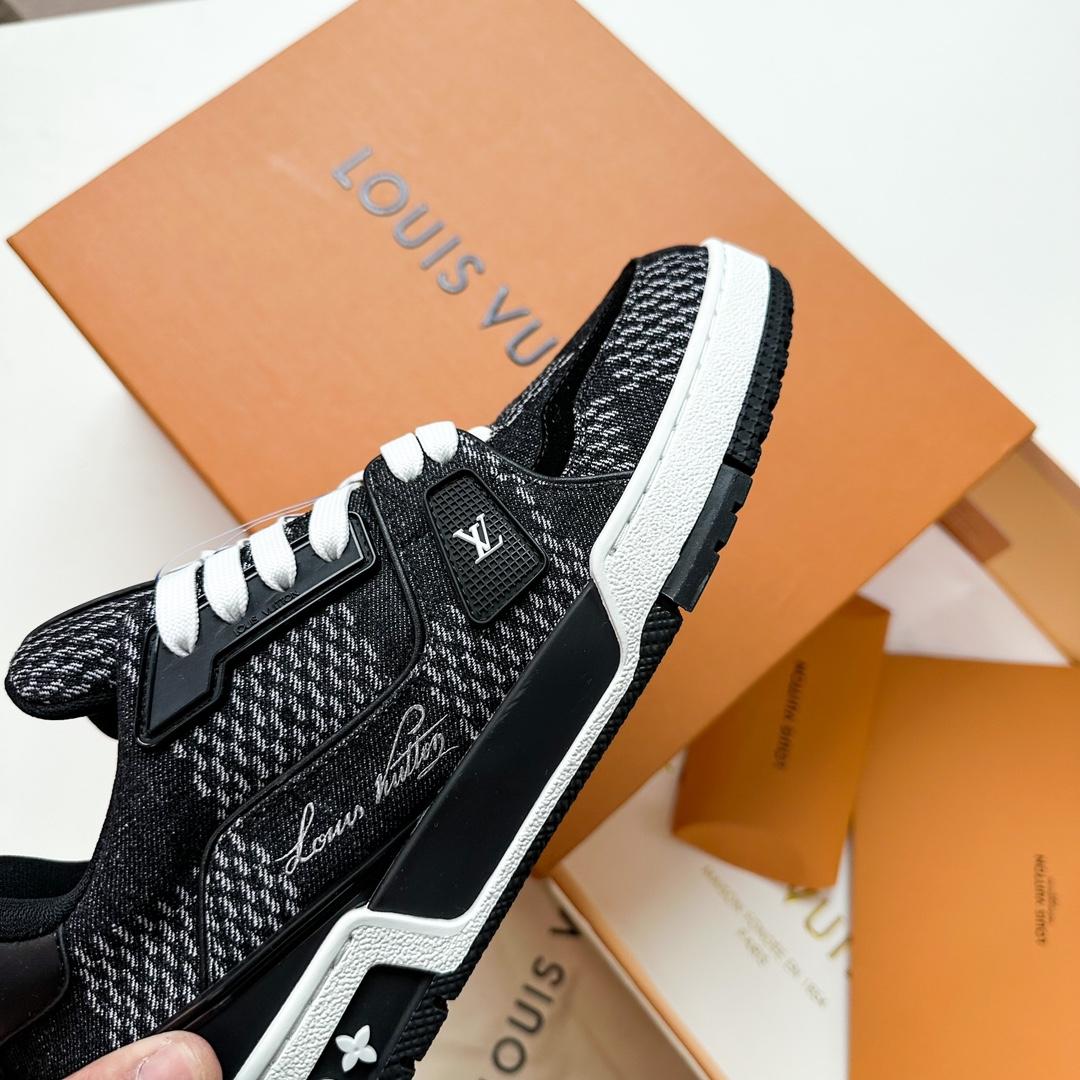 Louis Vuitton LV Trainer Sneaker  1AD6DZ - DopestKickz