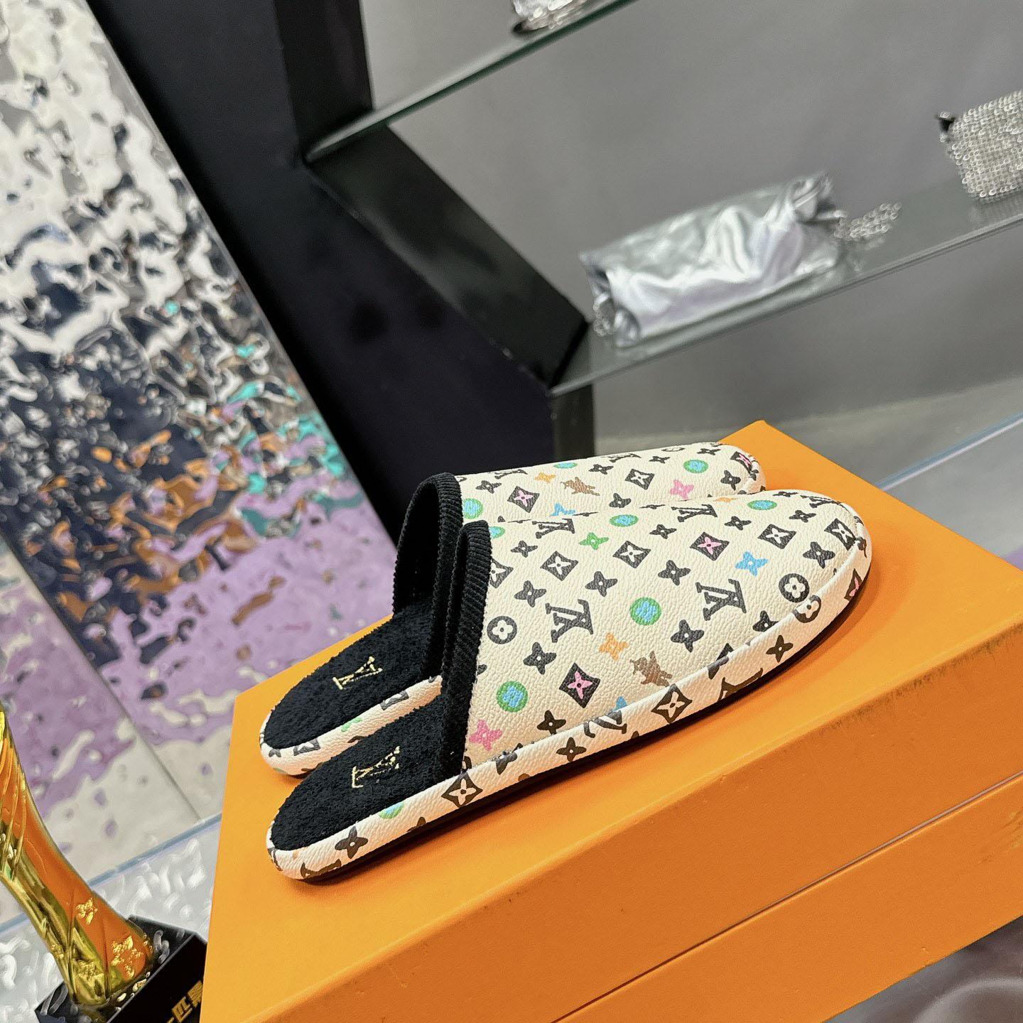 Louis Vuitton LV Palace Slipper    1ACWGN - DopestKickz