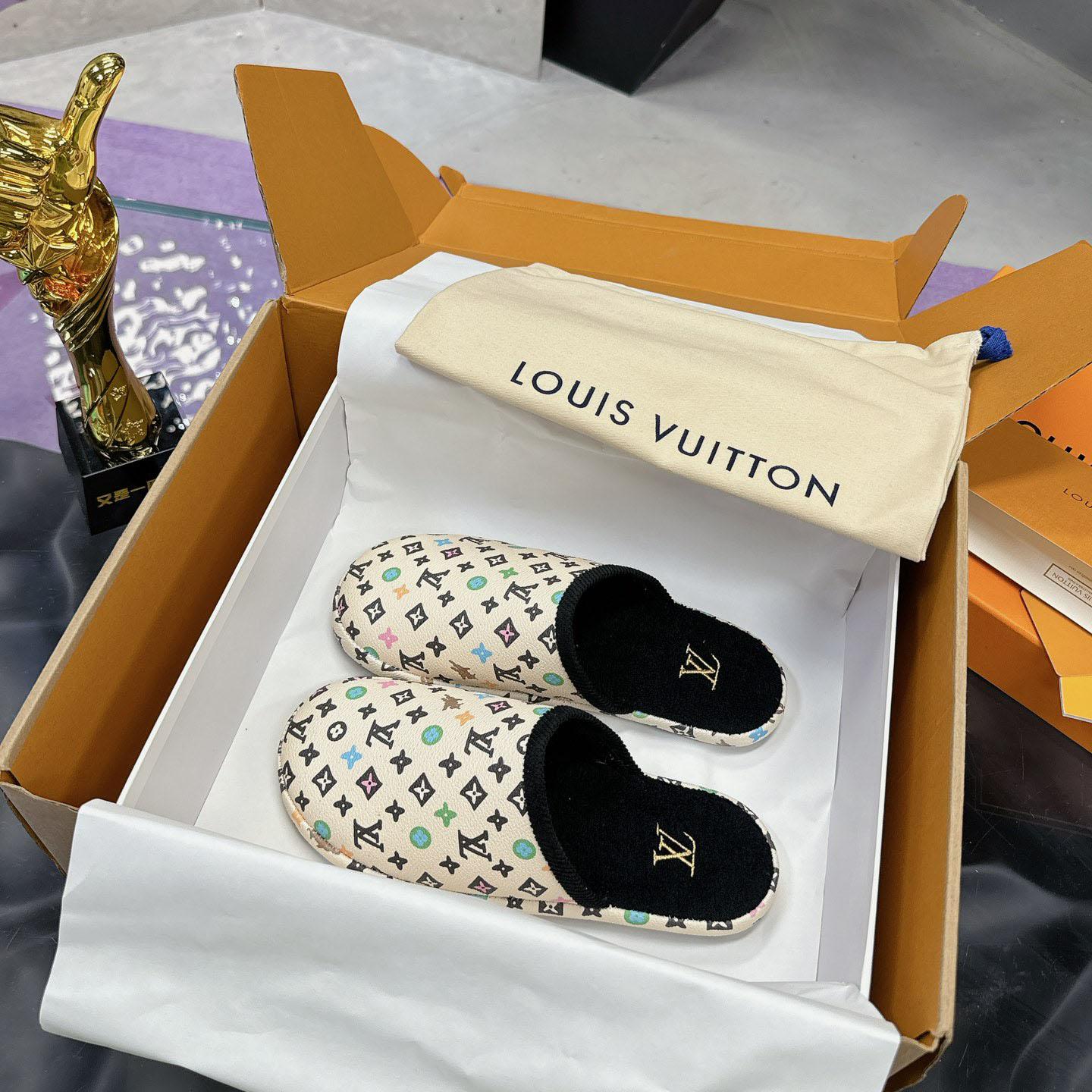 Louis Vuitton LV Palace Slipper    1ACWGN - DopestKickz