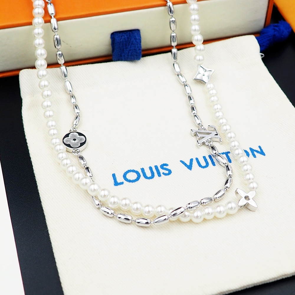 Louis Vuitton Pearls Fusion Necklace   M01781 - DopestKickz