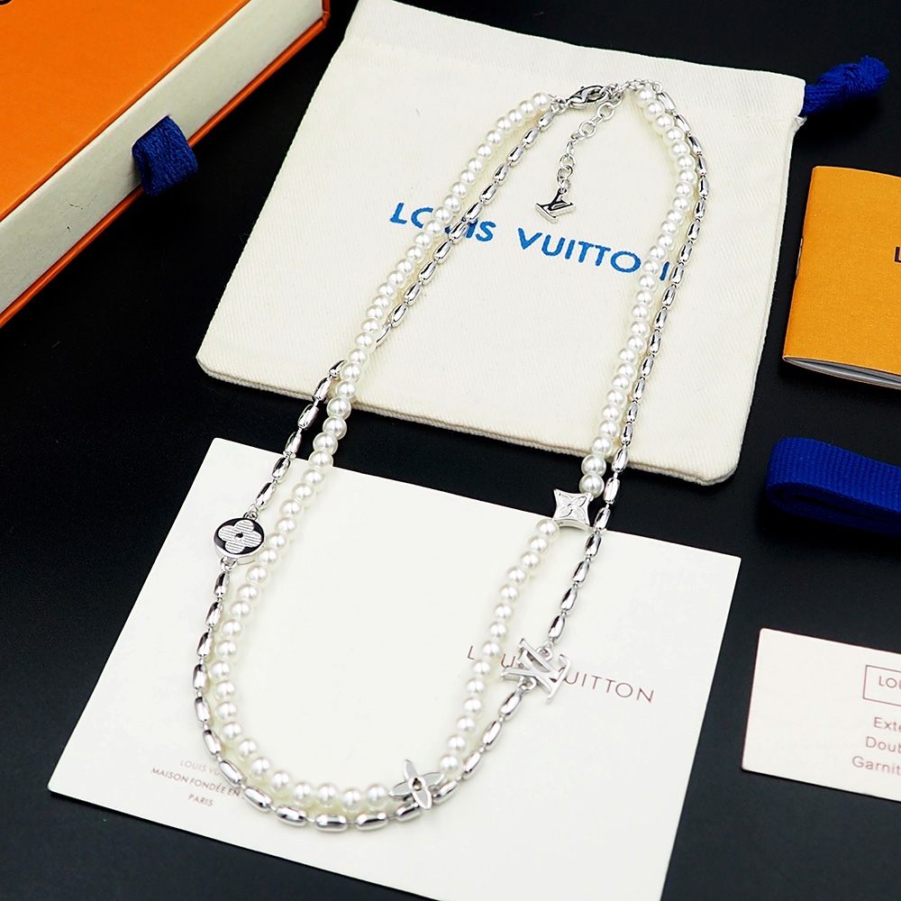 Louis Vuitton Pearls Fusion Necklace   M01781 - DopestKickz
