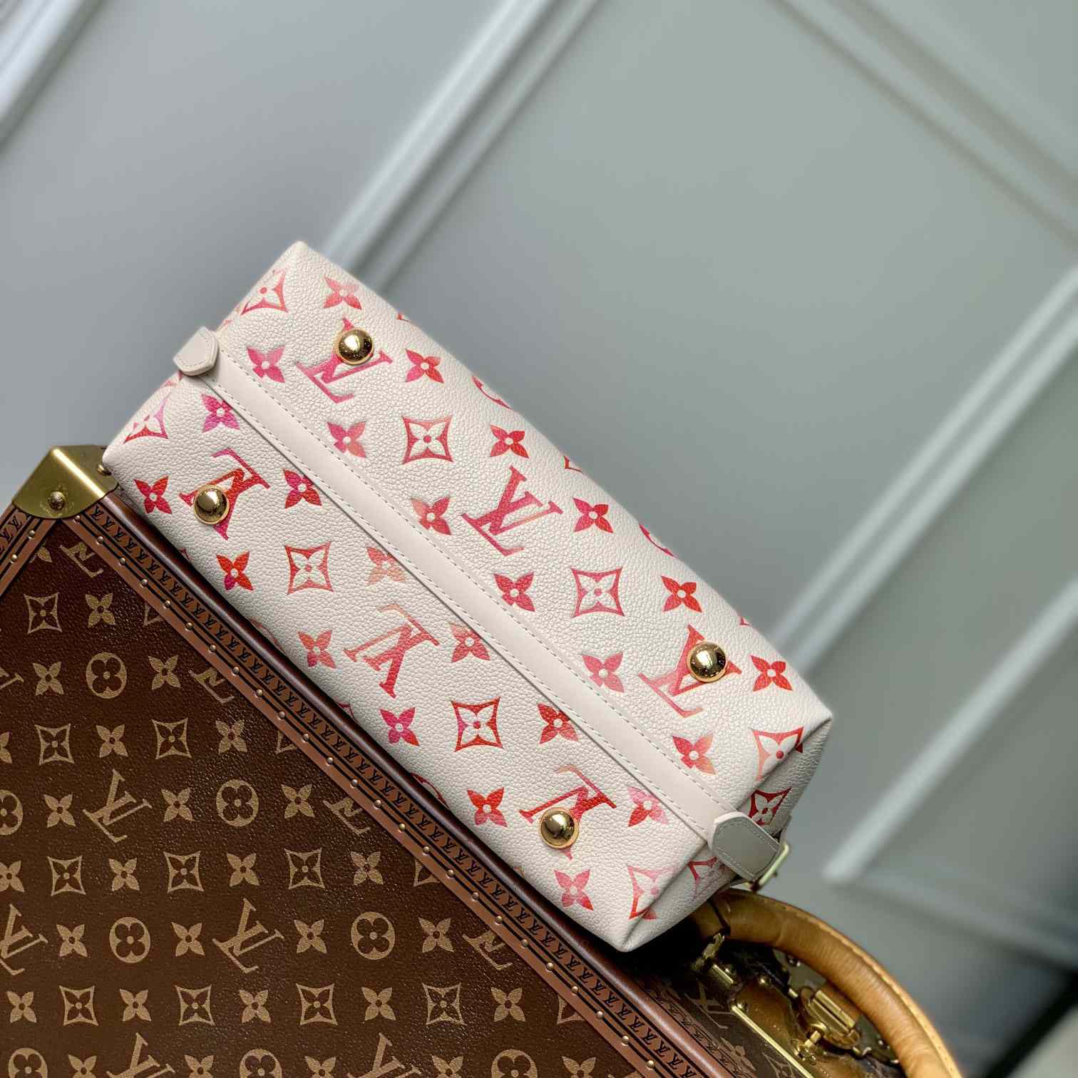 Louis Vuitton CarryAll PM   M24652 - DopestKickz