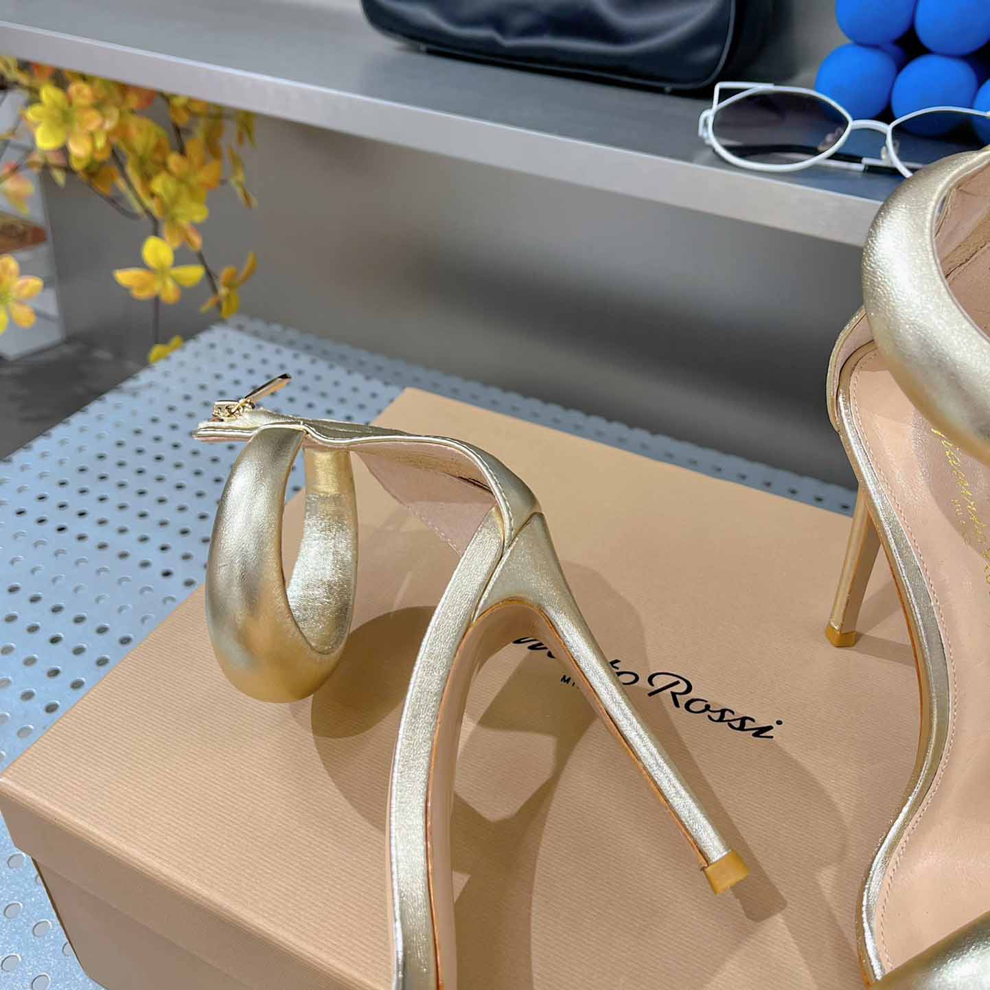 Gianvito Rossi Leather Bijoux Sandals - DopestKickz