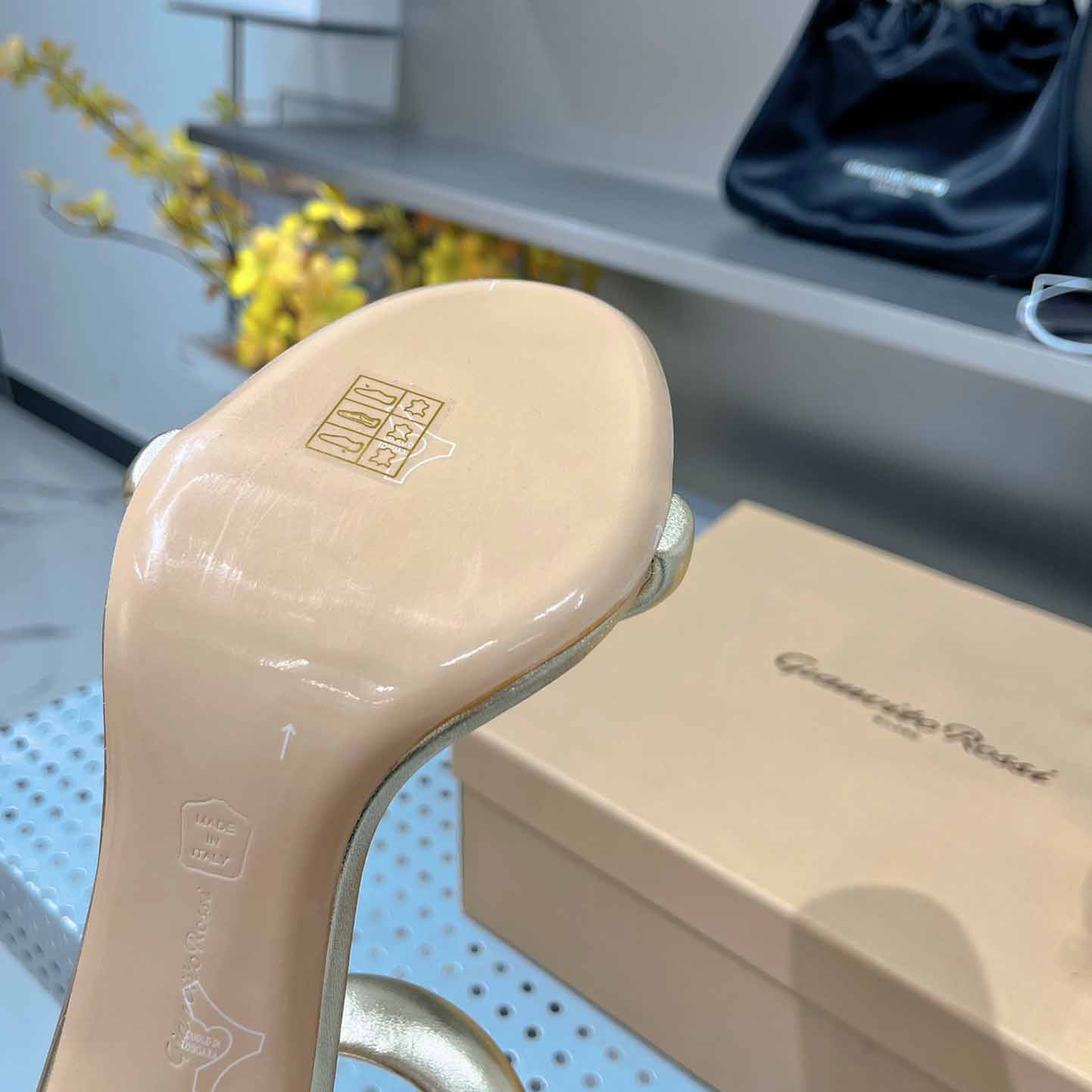 Gianvito Rossi Leather Bijoux Sandals - DopestKickz