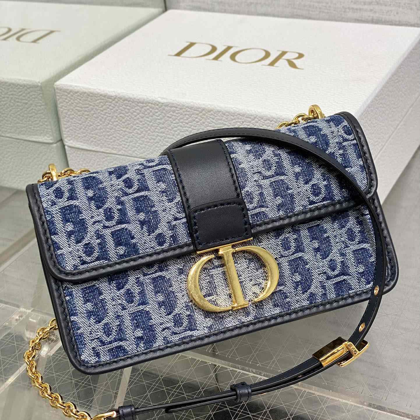 Dior 30 Montaigne East-West Bag With Chain - DopestKickz