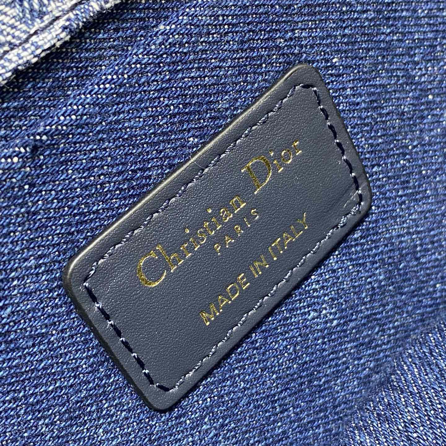 Dior 30 Montaigne East-West Bag With Chain - DopestKickz