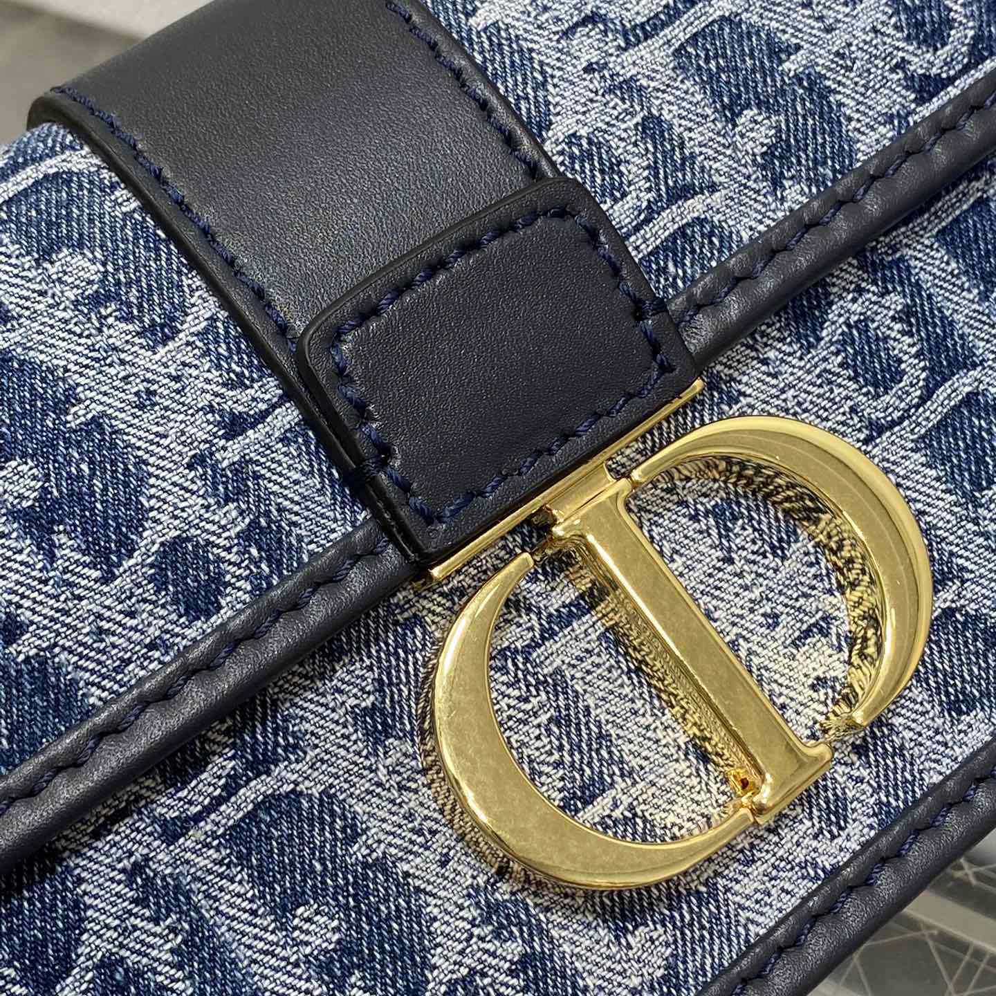 Dior 30 Montaigne East-West Bag With Chain - DopestKickz