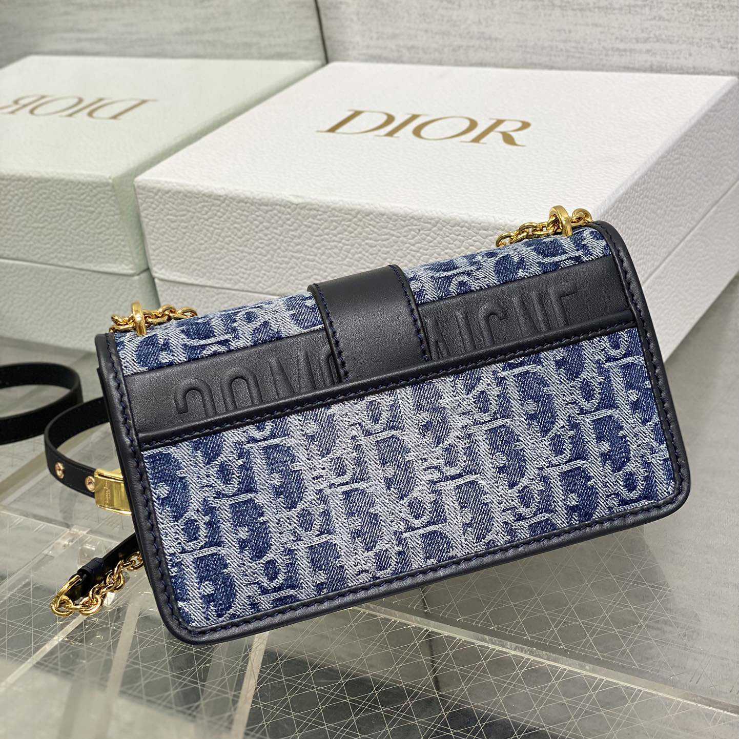 Dior 30 Montaigne East-West Bag With Chain - DopestKickz