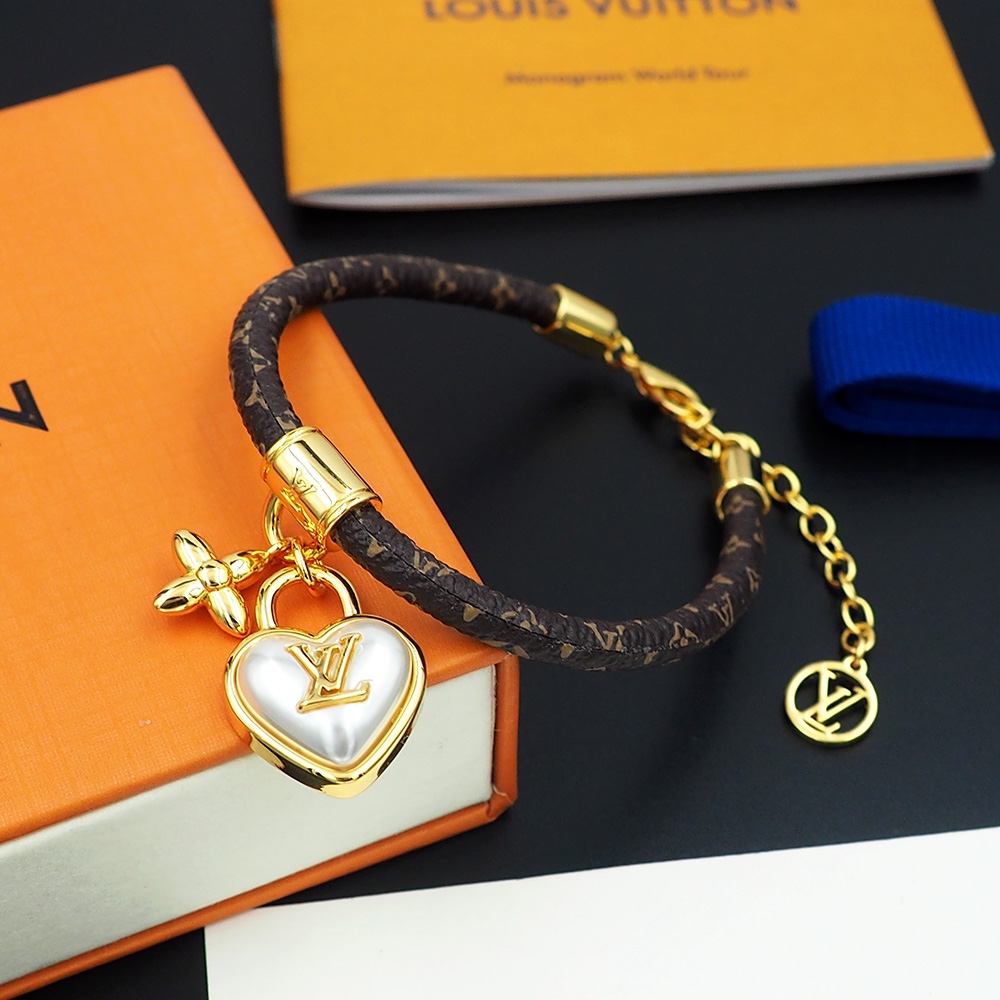 Louis Vuitton Heart Padlock Bracelet  M8413Z - DopestKickz
