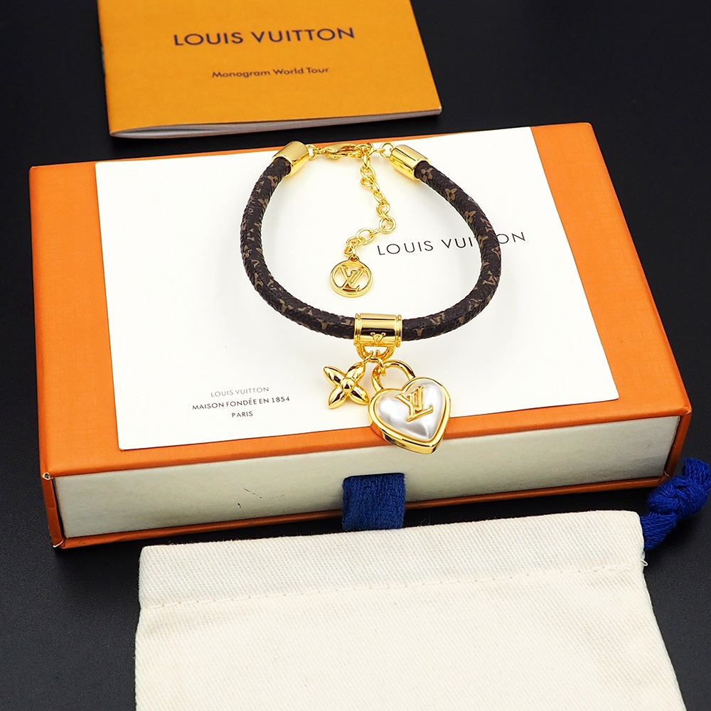 Louis Vuitton Heart Padlock Bracelet  M8413Z - DopestKickz