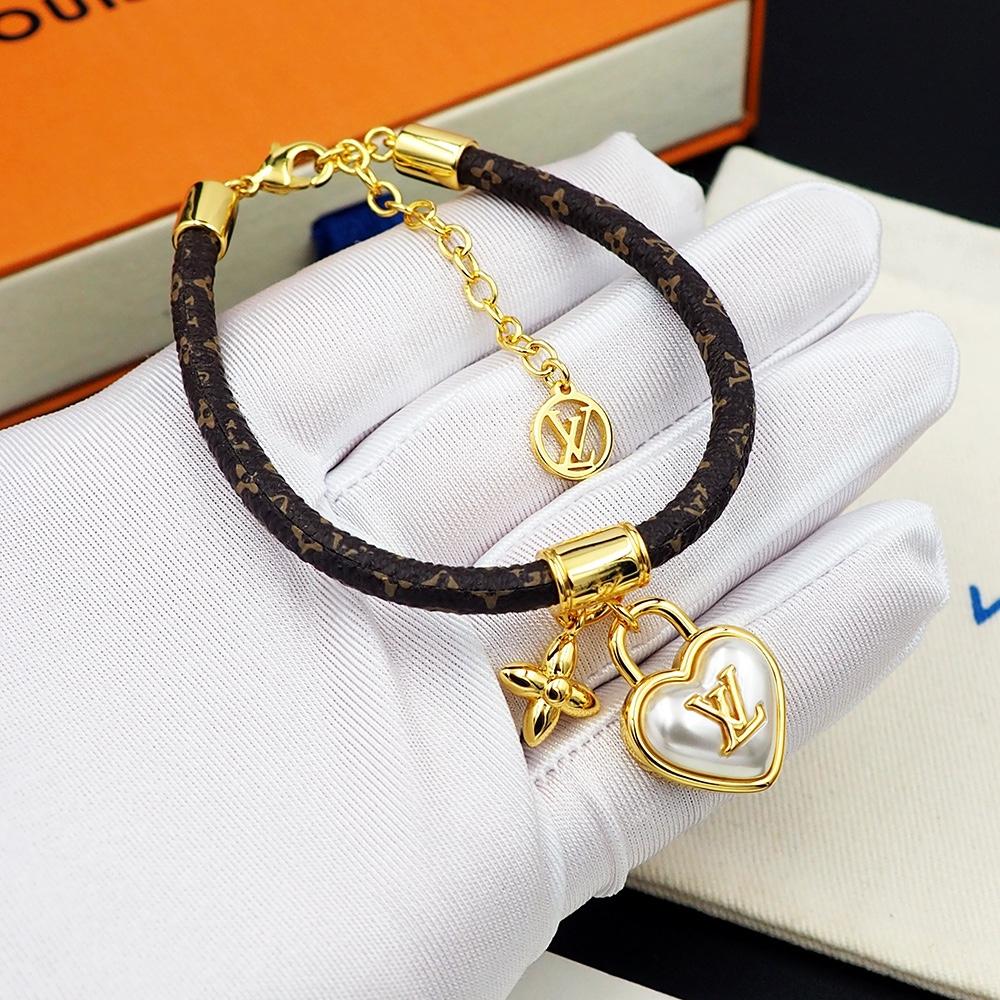 Louis Vuitton Heart Padlock Bracelet  M8413Z - DopestKickz