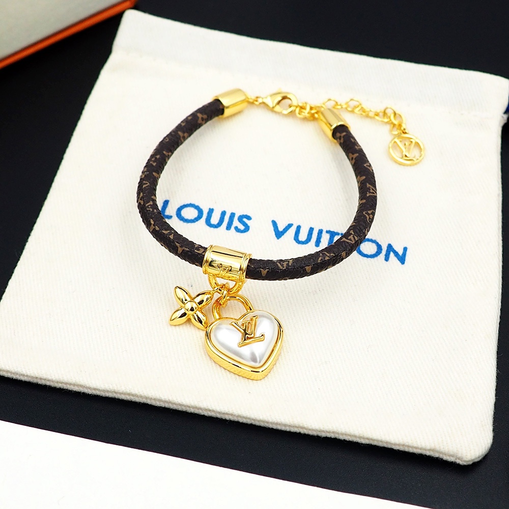 Louis Vuitton Heart Padlock Bracelet  M8413Z - DopestKickz