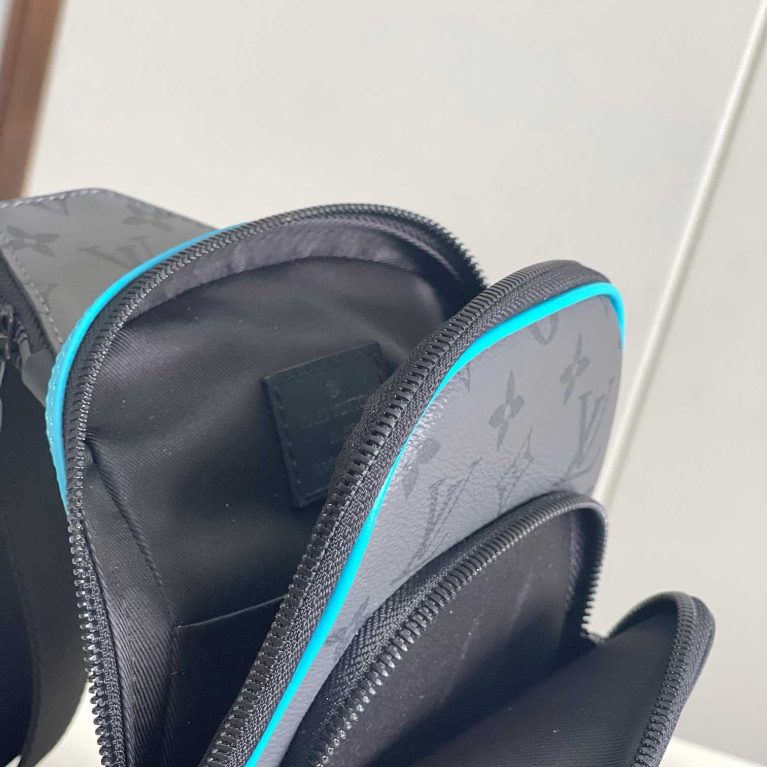 Louis Vuitton Avenue Slingbag PM   M11703 - DopestKickz