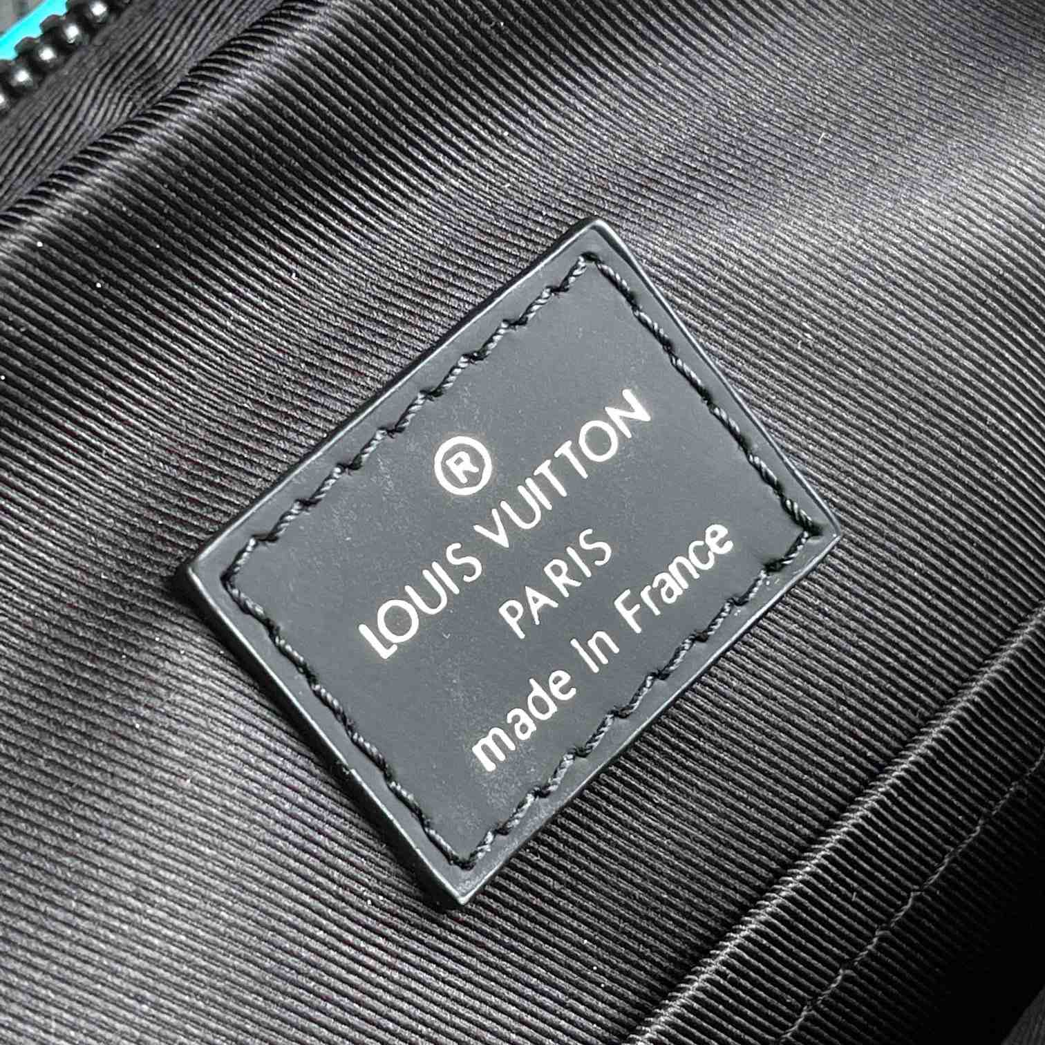 Louis Vuitton Avenue Slingbag PM   M11703 - DopestKickz