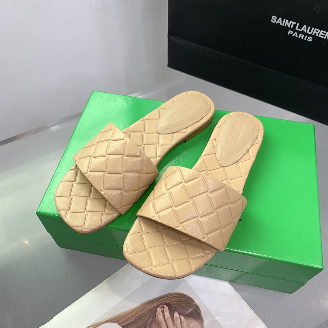 Bottega Veneta Amy Flat Mule - DopestKickz