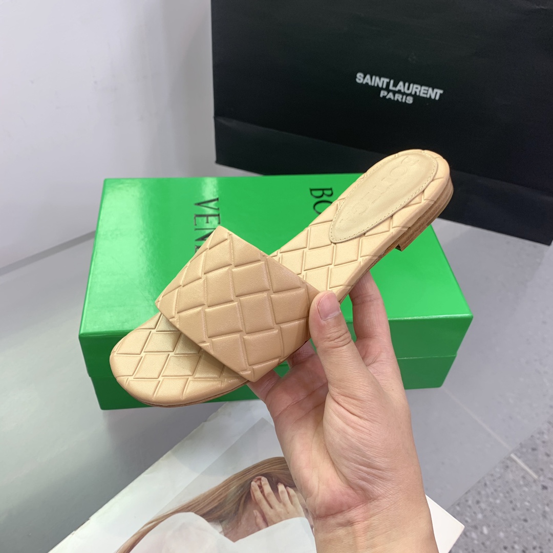 Bottega Veneta Amy Flat Mule - DopestKickz