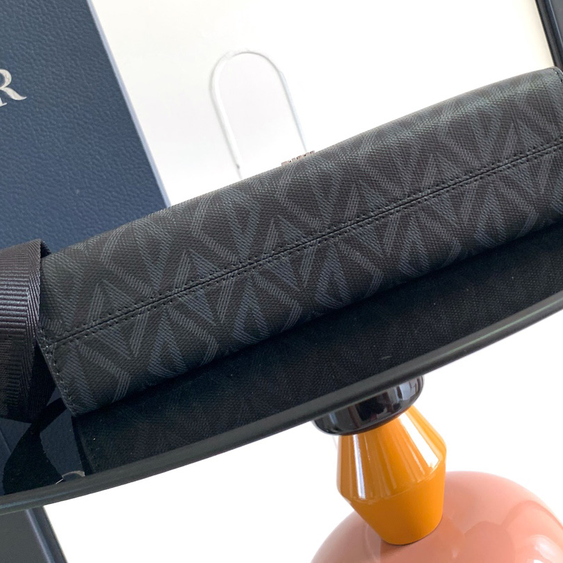 Dior A5 Triangle Pouch - DopestKickz