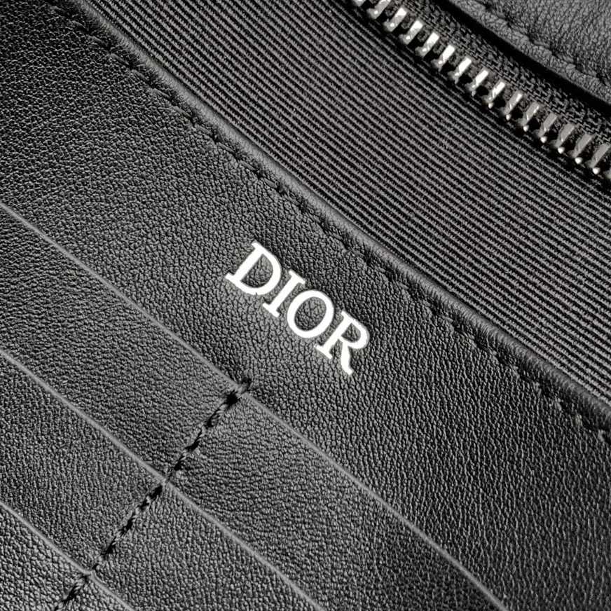 Dior A5 Triangle Pouch - DopestKickz