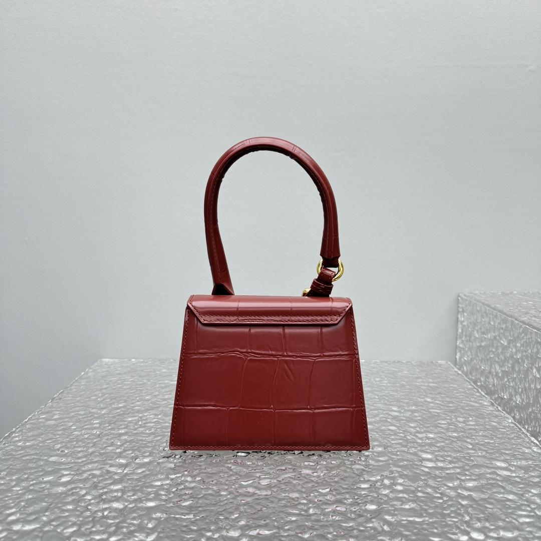 Jacquemus Le Chiquito Moyen Boucle - DopestKickz