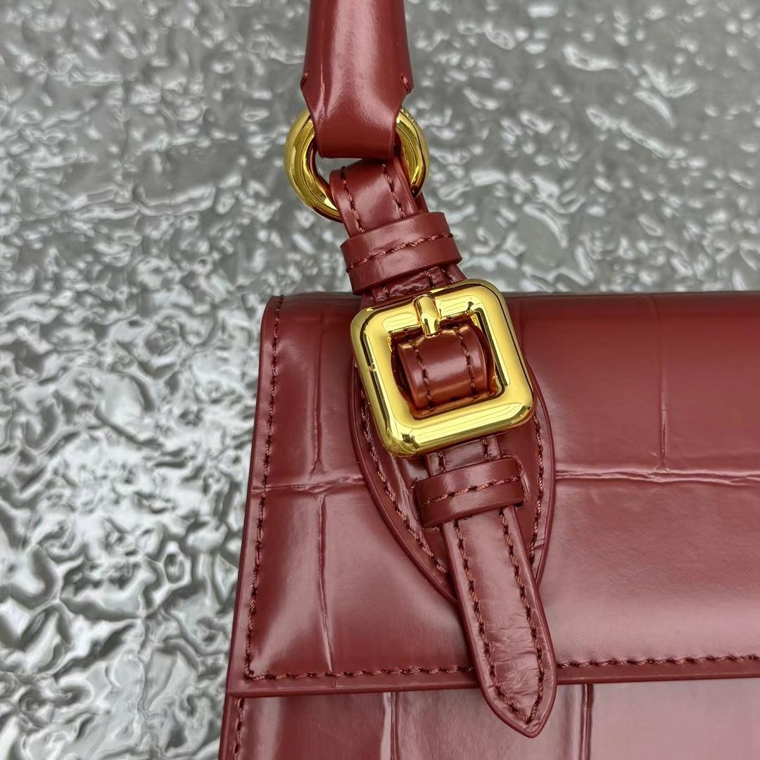 Jacquemus Le Chiquito Moyen Boucle - DopestKickz