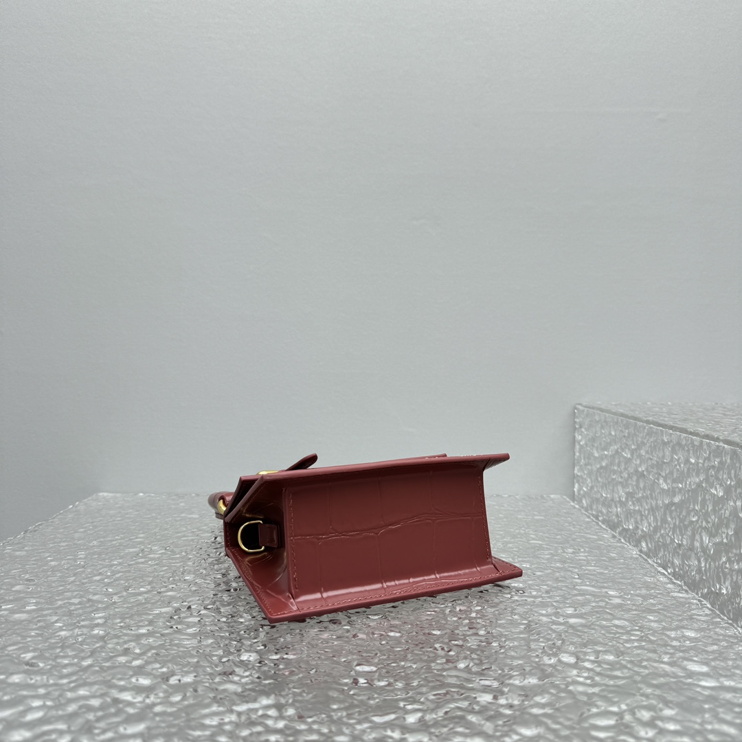 Jacquemus Le Chiquito Moyen Boucle - DopestKickz