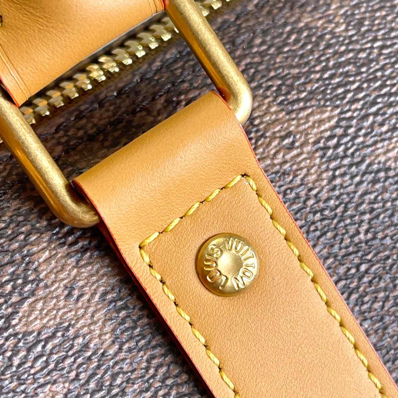 Louis Vuitton Keepall Bandoulière 25  M11542 - DopestKickz