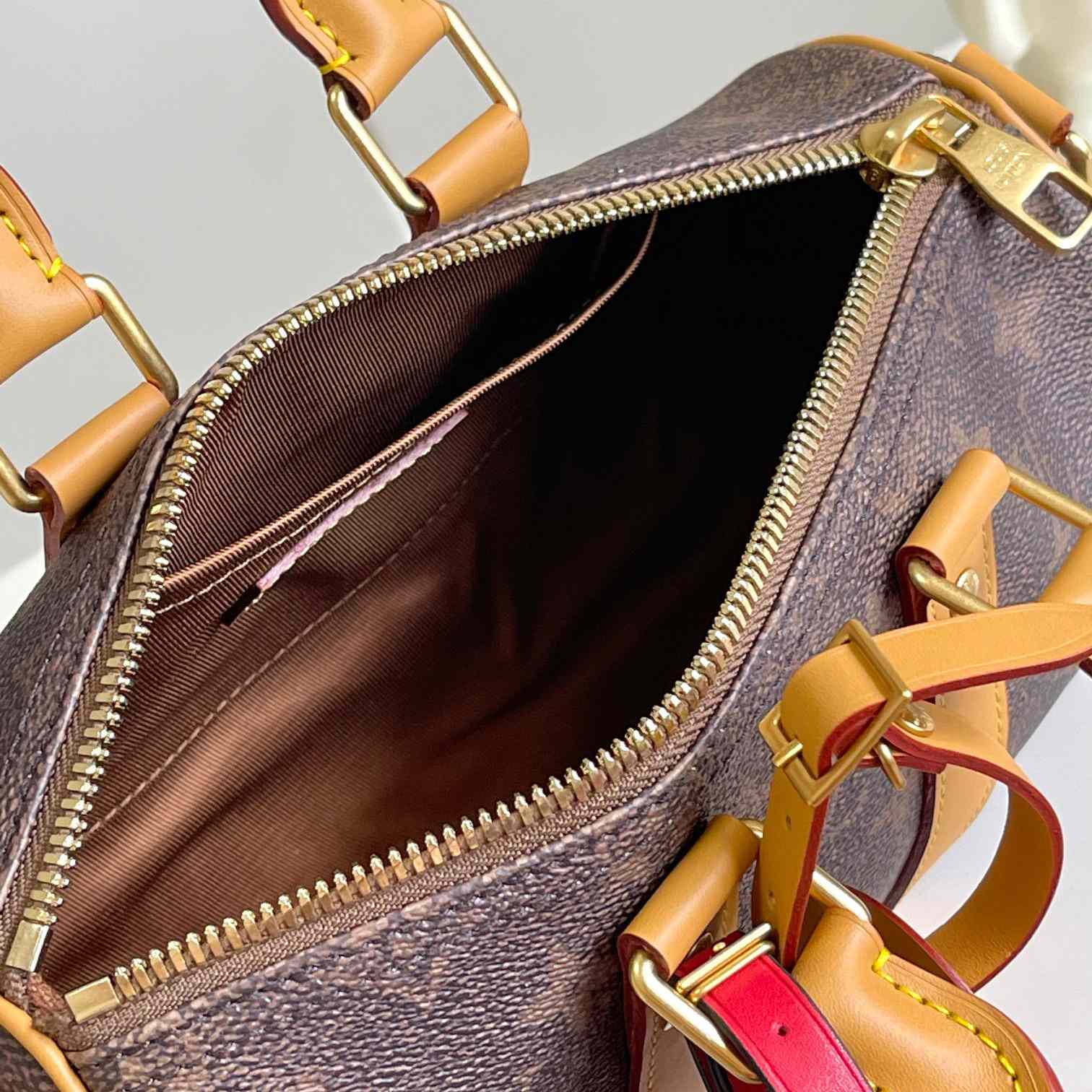 Louis Vuitton Keepall Bandoulière 25  M11542 - DopestKickz