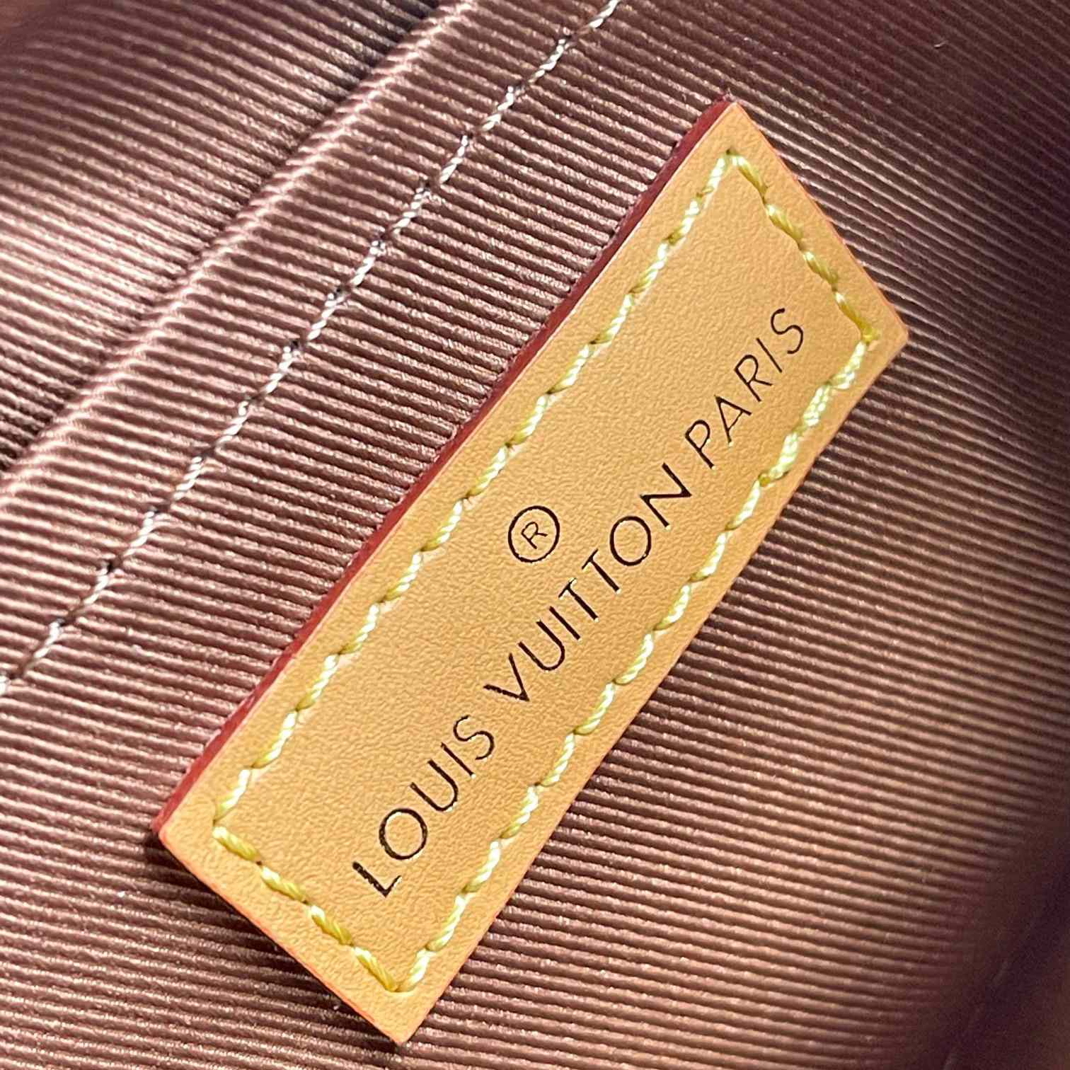 Louis Vuitton Keepall Bandoulière 25  M11542 - DopestKickz